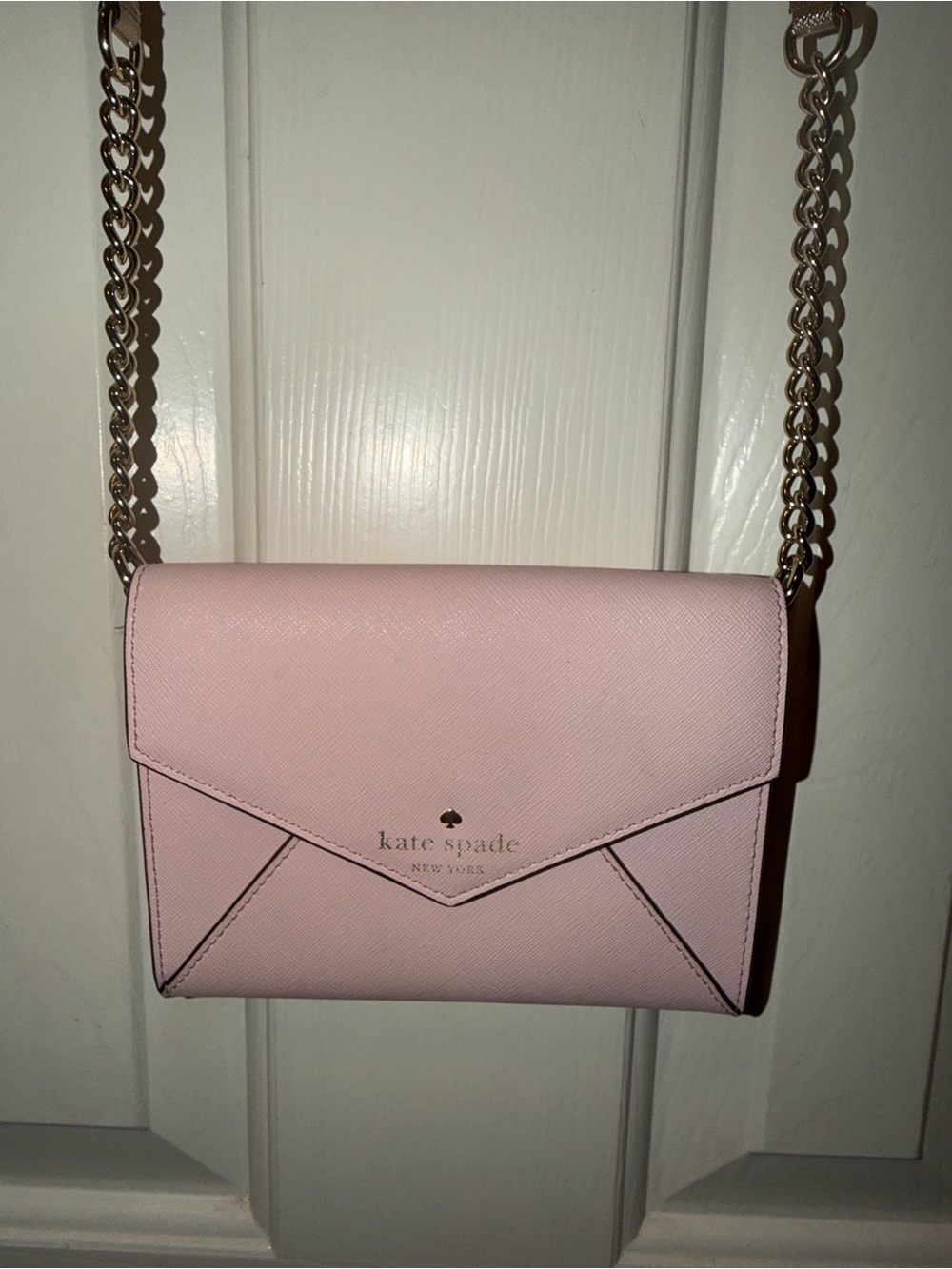 kate spade light pink envelope crossbody with gold chain - Picture 7 of 9